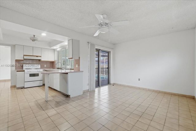 11711 NW 29th St, Sunrise, FL 33323