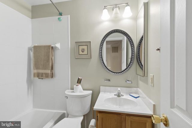 6101 OLD BRENTFORD CT, Alexandria, VA 22310