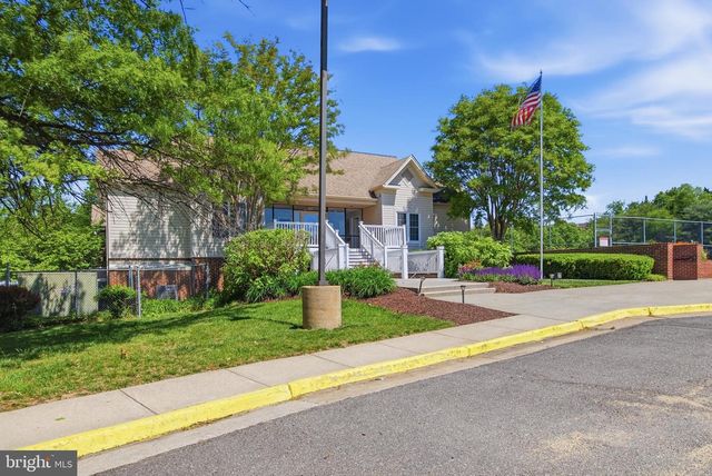 6101 OLD BRENTFORD CT, Alexandria, VA 22310