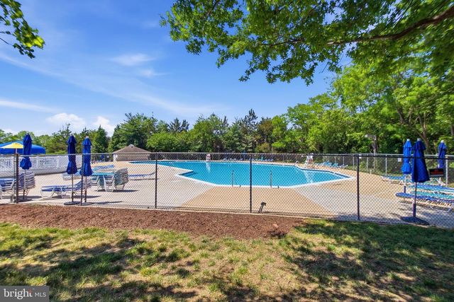 6101 OLD BRENTFORD CT, Alexandria, VA 22310