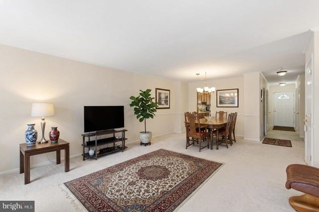 6101 OLD BRENTFORD CT, Alexandria, VA 22310