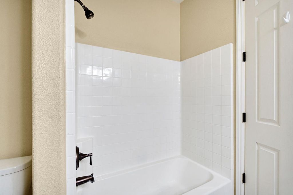 Image 22 of property listing at 798 S Michelle, Kerman, CA 93630