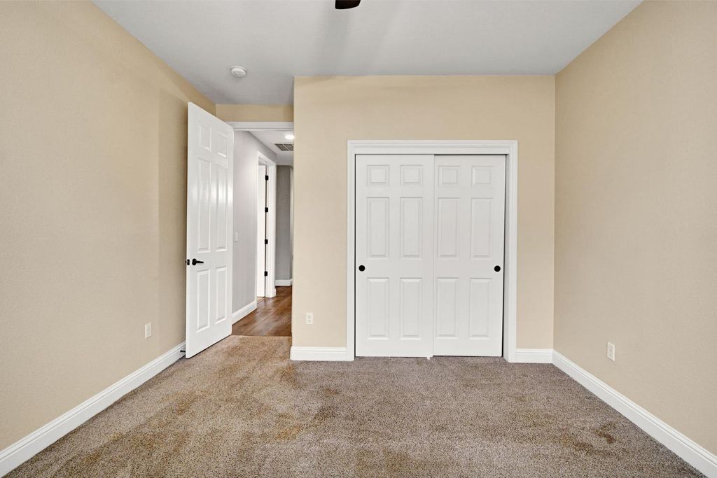 Image 24 of property listing at 798 S Michelle, Kerman, CA 93630