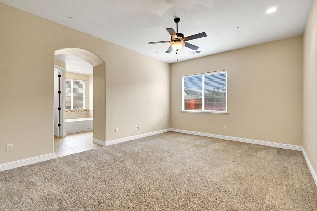 Image 25 of property listing at 798 S Michelle, Kerman, CA 93630