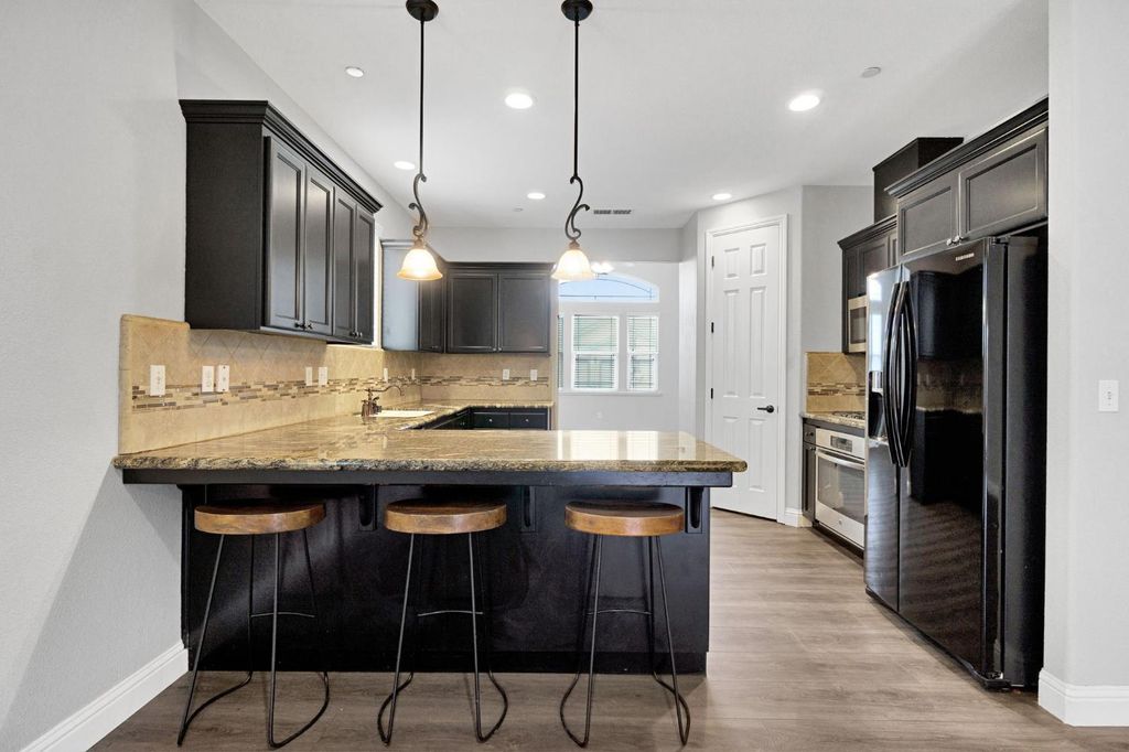 Image 9 of property listing at 798 S Michelle, Kerman, CA 93630