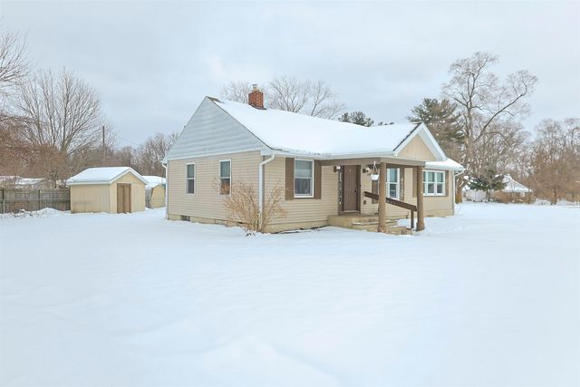 19537 Sunset Lane, South Bend, IN 46637