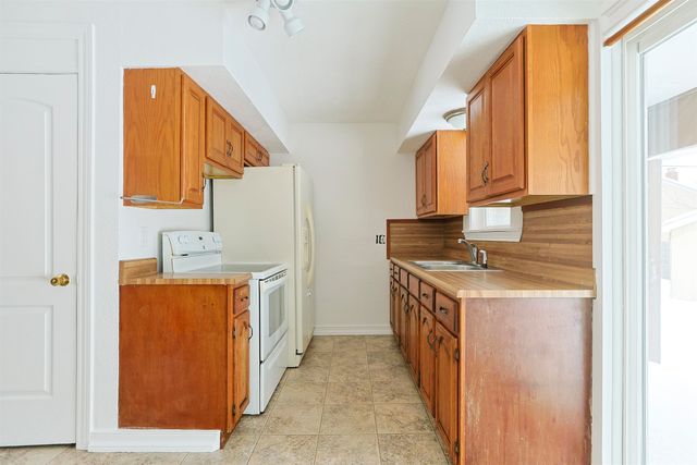 19537 Sunset Lane, South Bend, IN 46637