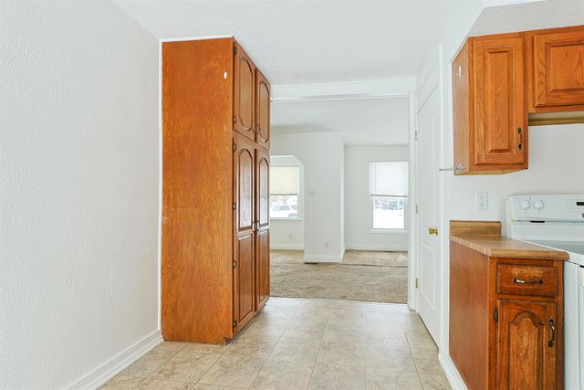 19537 Sunset Lane, South Bend, IN 46637