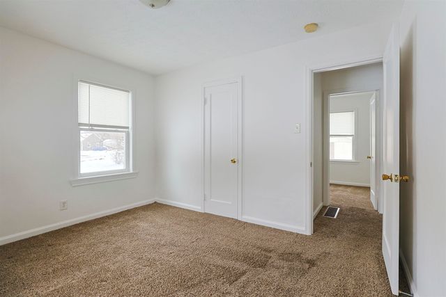 19537 Sunset Lane, South Bend, IN 46637