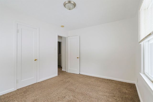 19537 Sunset Lane, South Bend, IN 46637