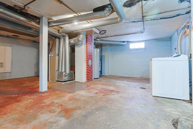 19537 Sunset Lane, South Bend, IN 46637