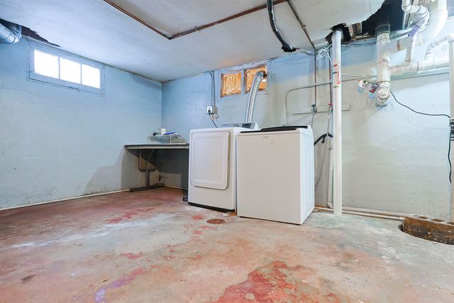 19537 Sunset Lane, South Bend, IN 46637