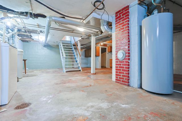 19537 Sunset Lane, South Bend, IN 46637