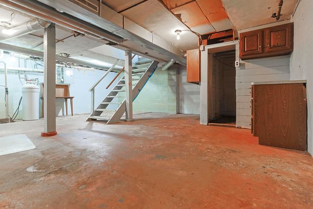 19537 Sunset Lane, South Bend, IN 46637