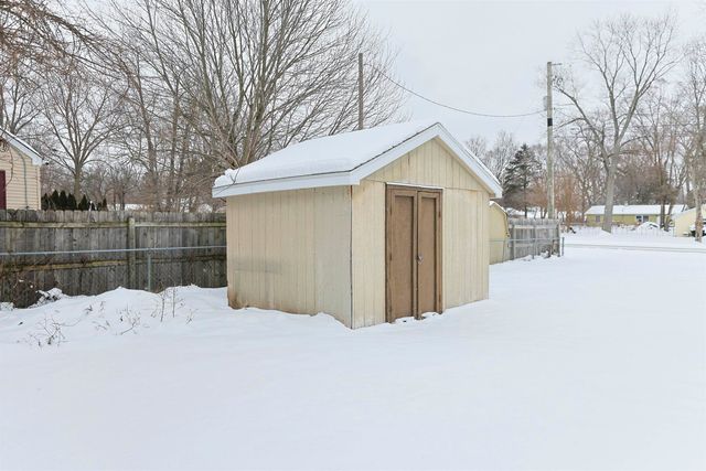 19537 Sunset Lane, South Bend, IN 46637