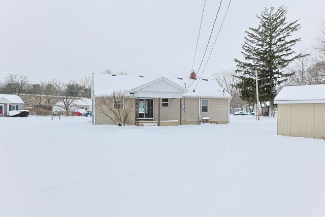 19537 Sunset Lane, South Bend, IN 46637