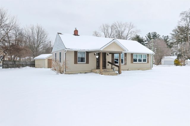 19537 Sunset Lane, South Bend, IN 46637