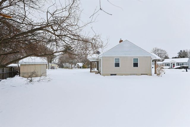 19537 Sunset Lane, South Bend, IN 46637