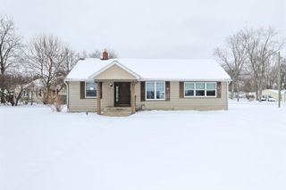 19537 Sunset Lane, South Bend, IN 46637