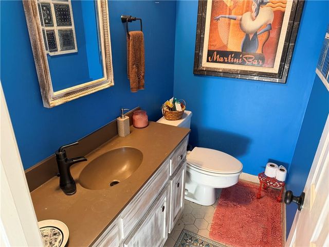 6012 Sussex Drive, Mobile, AL 36608