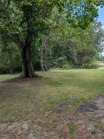 135 Redbud Road, Eden, NC 27288
