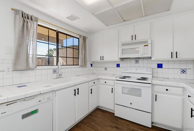 625 S Fig Street 10, Escondido, CA 92025