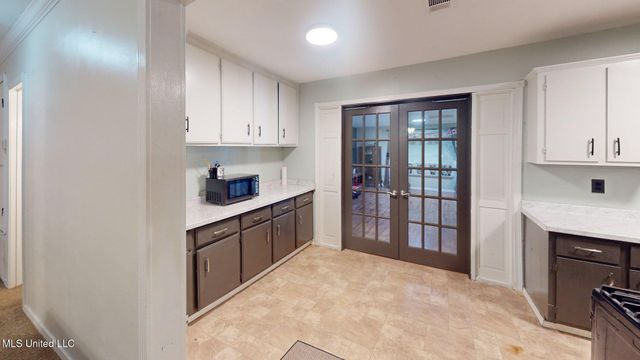 6400 Hans Road, Moss Point, MS 39562