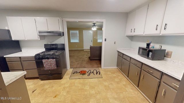 6400 Hans Road, Moss Point, MS 39562