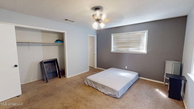 6400 Hans Road, Moss Point, MS 39562