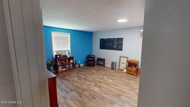 6400 Hans Road, Moss Point, MS 39562