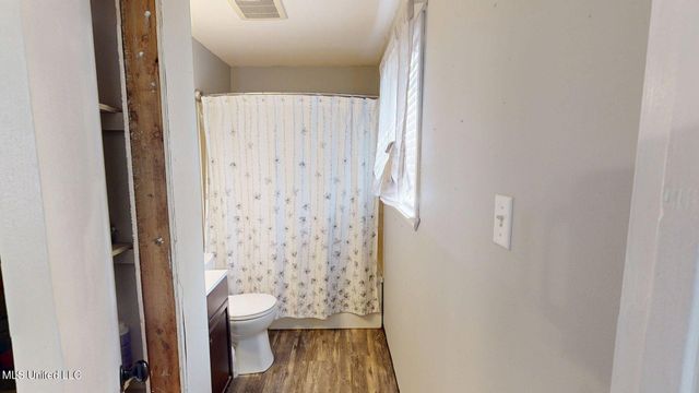 6400 Hans Road, Moss Point, MS 39562