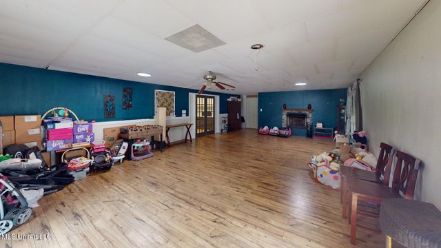 6400 Hans Road, Moss Point, MS 39562