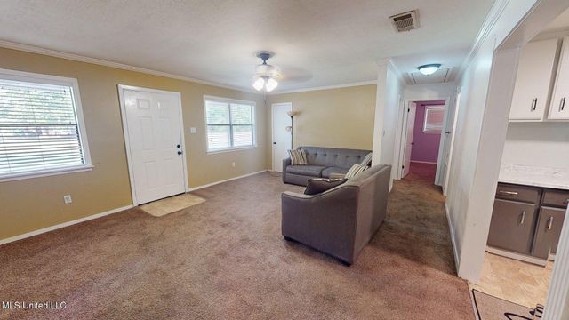 6400 Hans Road, Moss Point, MS 39562