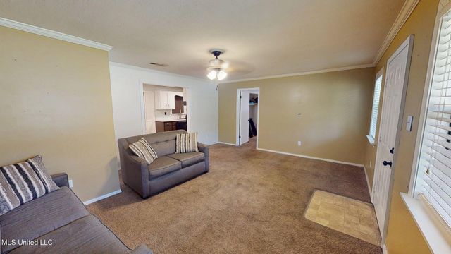 6400 Hans Road, Moss Point, MS 39562