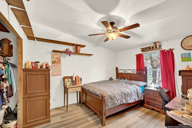 220 Lost Trail, La Vernia, TX 78121