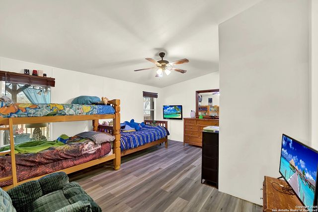 220 Lost Trail, La Vernia, TX 78121