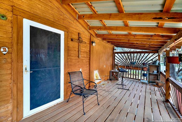 220 Lost Trail, La Vernia, TX 78121