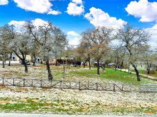 220 Lost Trail, La Vernia, TX 78121