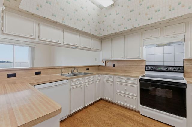 144 April Point Drive S, Conroe, TX 77356