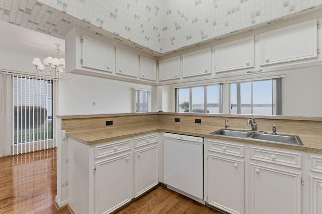144 April Point Drive S, Conroe, TX 77356