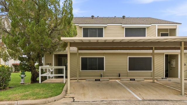 144 April Point Drive S, Conroe, TX 77356