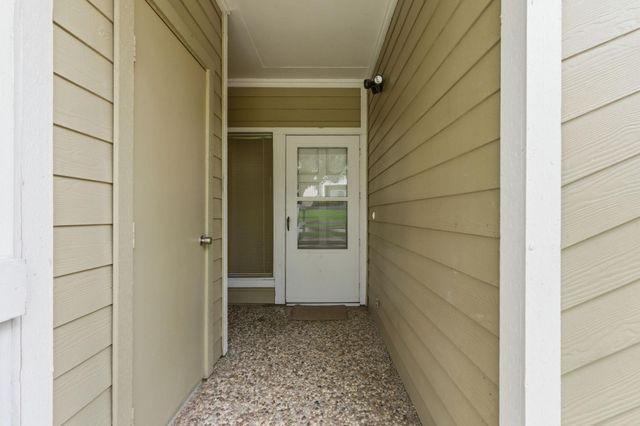 144 April Point Drive S, Conroe, TX 77356