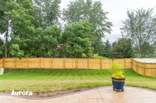 615 Camellia Avenue, Aurora, IL 60505