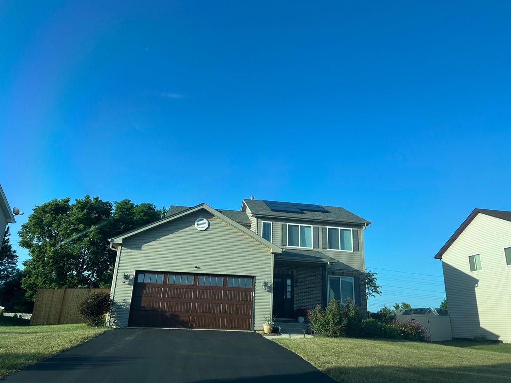615 Camellia Avenue, Aurora, IL 60505