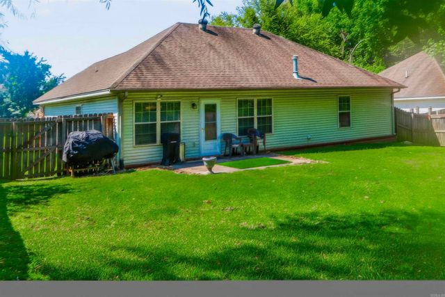 4008 Madrid Dr, Benton, AR 72015