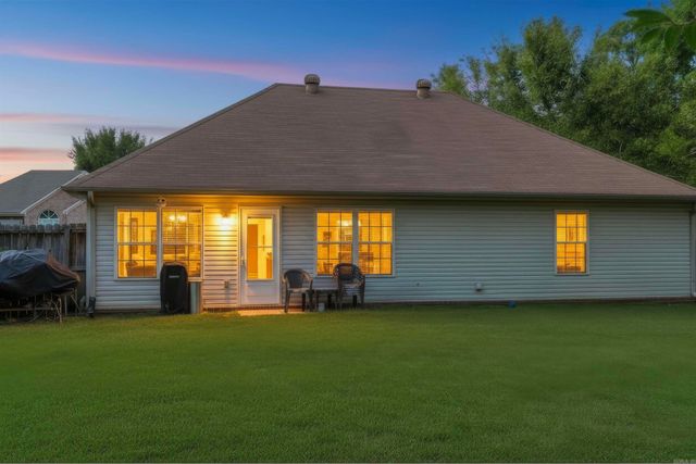 4008 Madrid Dr, Benton, AR 72015