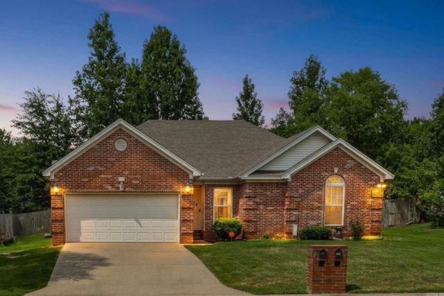 4008 Madrid Dr, Benton, AR 72015