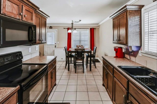 4008 Madrid Dr, Benton, AR 72015