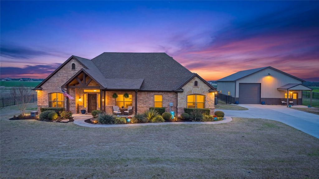 3812 County Road 2156, Caddo Mills, TX 75135