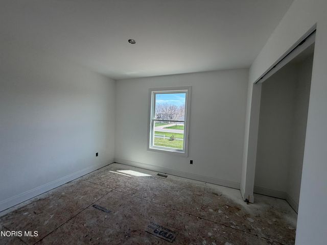 1824 Caleb Court, Waterville, OH 43566